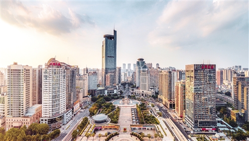 李克強：培育壯大市場主體 激發市場活力和社會創造力